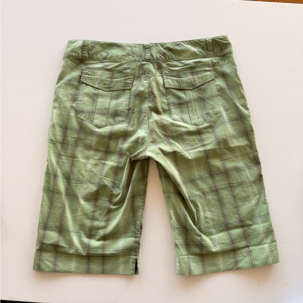Columbia Light Green Plaid Flat Front Shorts size 10 - Picture 3 of 3